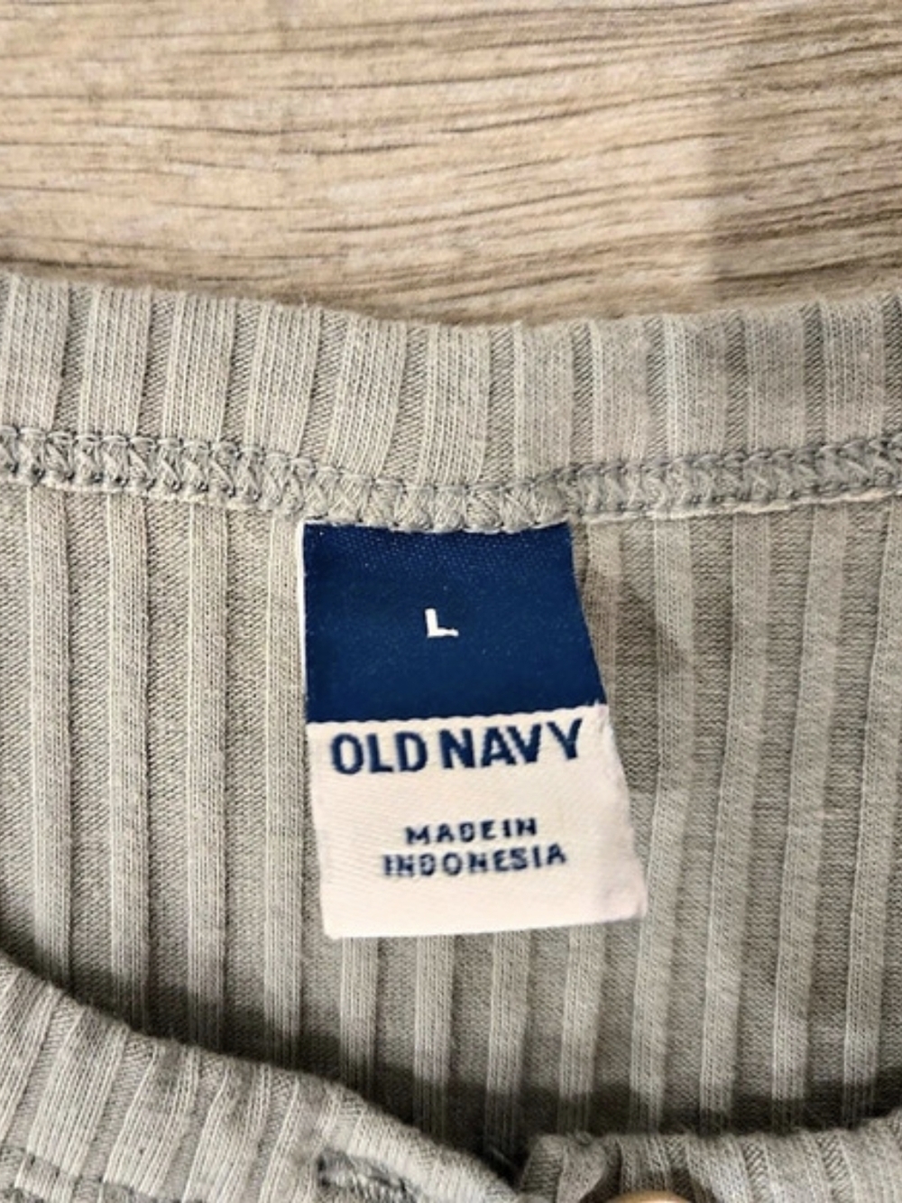 Old Navy Button-Down Ribbed Top Gray Large - Picture 2 of 2